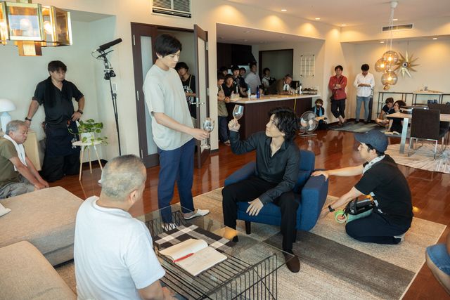 岩田剛典＆新田真剣佑が幼なじみに！『名も無き世界のエンドロール』メイキングカット（4枚目）