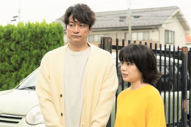 香取慎吾&岸井ゆきのが夫婦役!『犬も食わねどチャーリーは笑う』場面カット<10枚>:フォトギャラリー