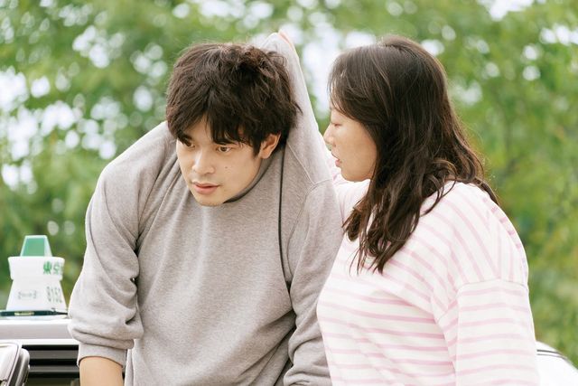 香取慎吾＆岸井ゆきのが夫婦役！『犬も食わねどチャーリーは笑う』場面カット＜10枚＞（8枚目）