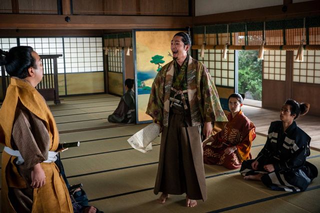 第40回より石川数正出奔の報せを受け笑い出す家康（松下洸平）