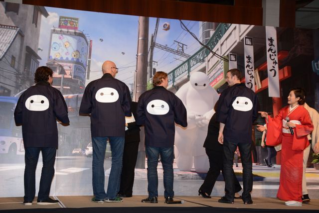 菅野美穂＆小泉孝太郎が着物姿で『ベイマックス』監督陣をお出迎え!フォトギャラリー（8枚目）