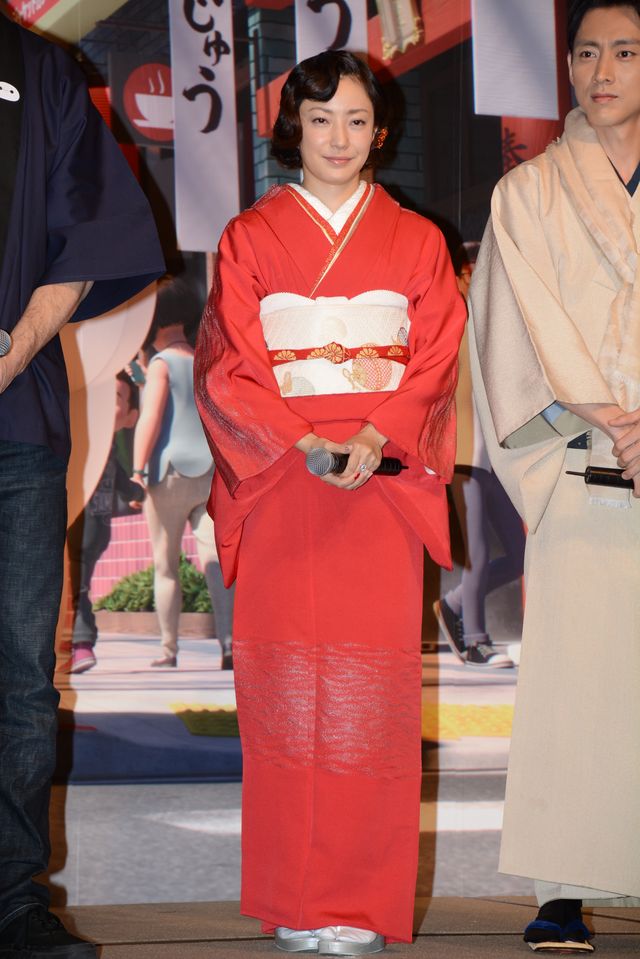 菅野美穂＆小泉孝太郎が着物姿で『ベイマックス』監督陣をお出迎え!フォトギャラリー（12枚目）