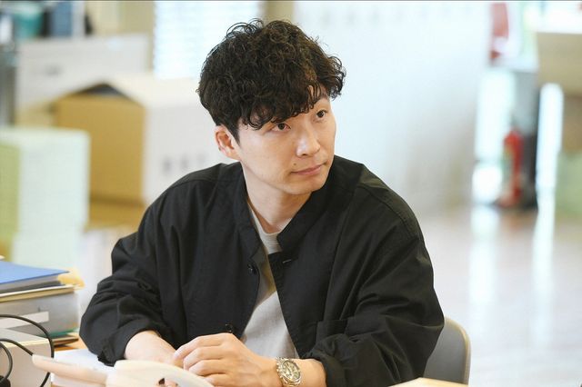 綾野剛＆星野源、イタズラ通報の捜査開始！「MIU404」第3話（8枚目）