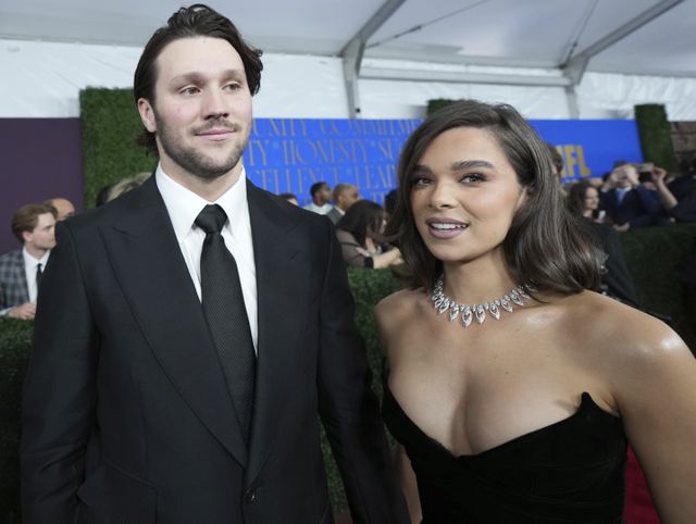 ジョシュ・アレン＆ヘイリー・スタインフェルド夫婦