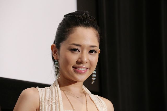 美脚がキラリ…蒼井そらフォトギャラリー（4枚目）