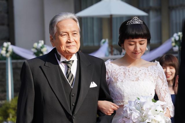 長澤まさみ、バージンロードを歩く！ドラマ「コンフィデンスマンJP」（6枚目）