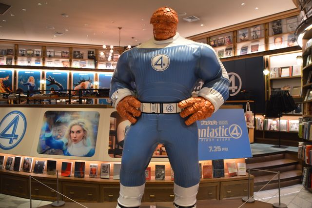 ザ・シングの等身大スタチュー！『ファンタスティック4』コラボカフェの様子