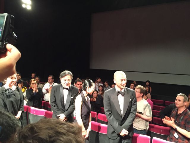 カンヌでのスタンディングオベーションに笑顔を見せる深津絵里！第68回カンヌ国際映画祭『岸辺の旅』公式上映フォトギャラリー（7枚目）