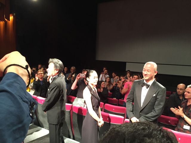 カンヌでのスタンディングオベーションに笑顔を見せる深津絵里！第68回カンヌ国際映画祭『岸辺の旅』公式上映フォトギャラリー（10枚目）