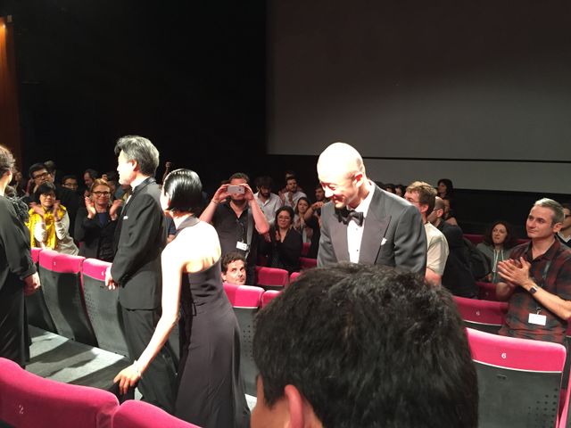 カンヌでのスタンディングオベーションに笑顔を見せる深津絵里！第68回カンヌ国際映画祭『岸辺の旅』公式上映フォトギャラリー（15枚目）