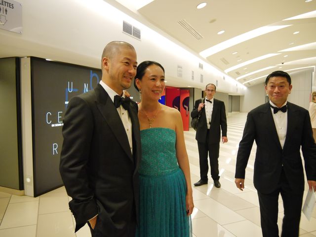 カンヌでのスタンディングオベーションに笑顔を見せる深津絵里！第68回カンヌ国際映画祭『岸辺の旅』公式上映フォトギャラリー（35枚目）