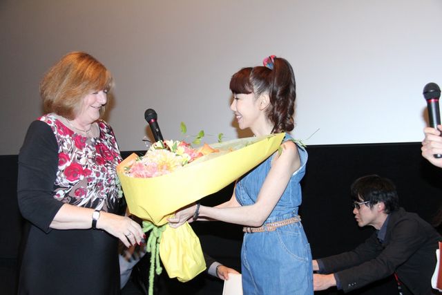 ザ・ビートルズの元秘書フリーダ・ケリーが初来日！　気さくな人柄にファンも感激　画像ギャラリー（6枚目）