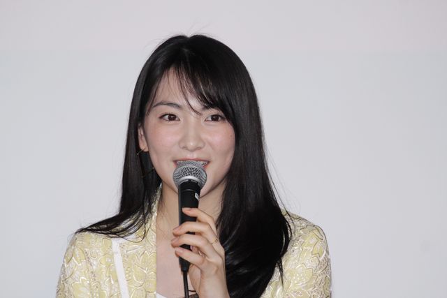 元KARAの知英がキティちゃんとハグ！フォトギャラリー（5枚目）