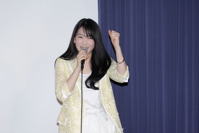 元KARAの知英がキティちゃんとハグ！フォトギャラリー（6枚目）