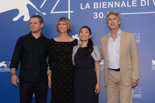 『ダウンサイジング（原題）』でベネチア国際映画祭開幕！（左から）マット、クリステン、ホン、ペイン監督