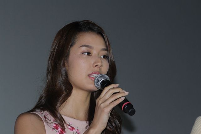 すみれ、ピンクのワンピースで魅了！『手をつないでかえろうよ』初日フォトギャラリー（6枚目）