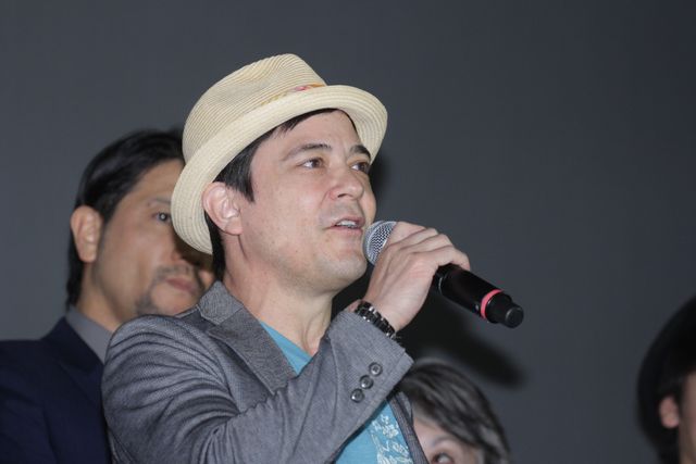 すみれ、ピンクのワンピースで魅了！『手をつないでかえろうよ』初日フォトギャラリー（10枚目）