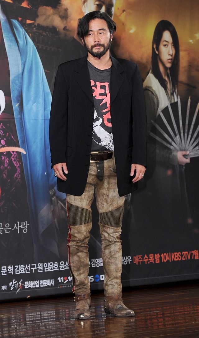 「刀と花」イ・ジョンシン、競合作「君の声が聞こえる」イ・ボヨンに手加減してくれと頼む＜韓国JPICTURES＞：フォトギャラリー