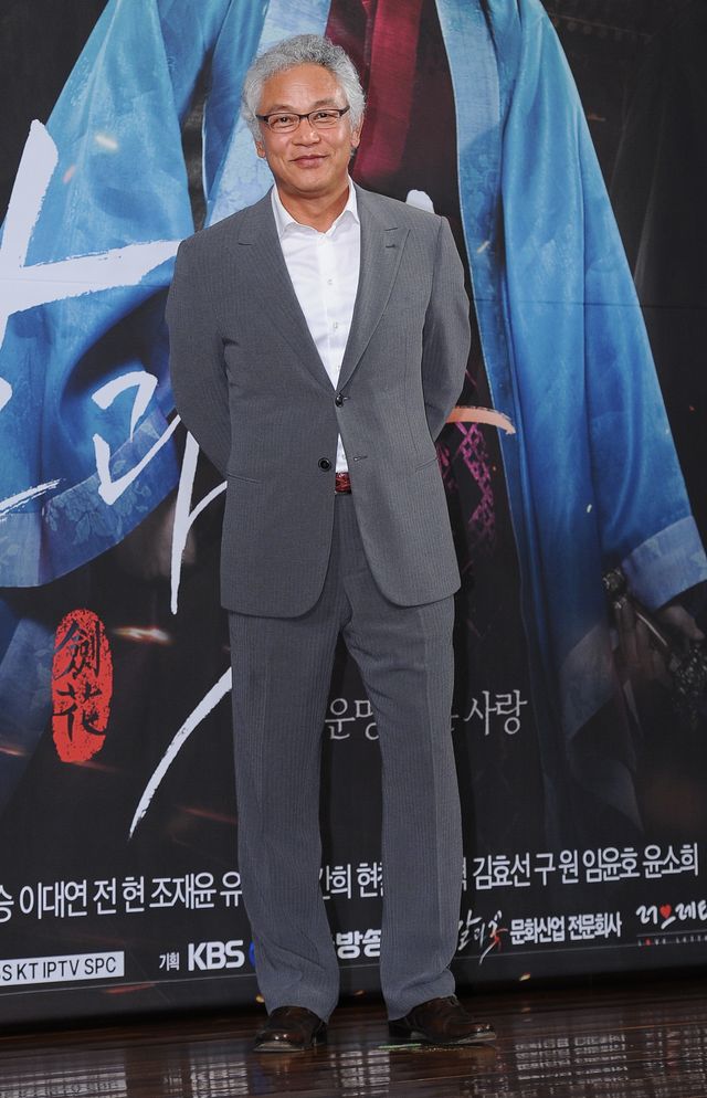 「刀と花」イ・ジョンシン、競合作「君の声が聞こえる」イ・ボヨンに手加減してくれと頼む＜韓国JPICTURES＞（5枚目）