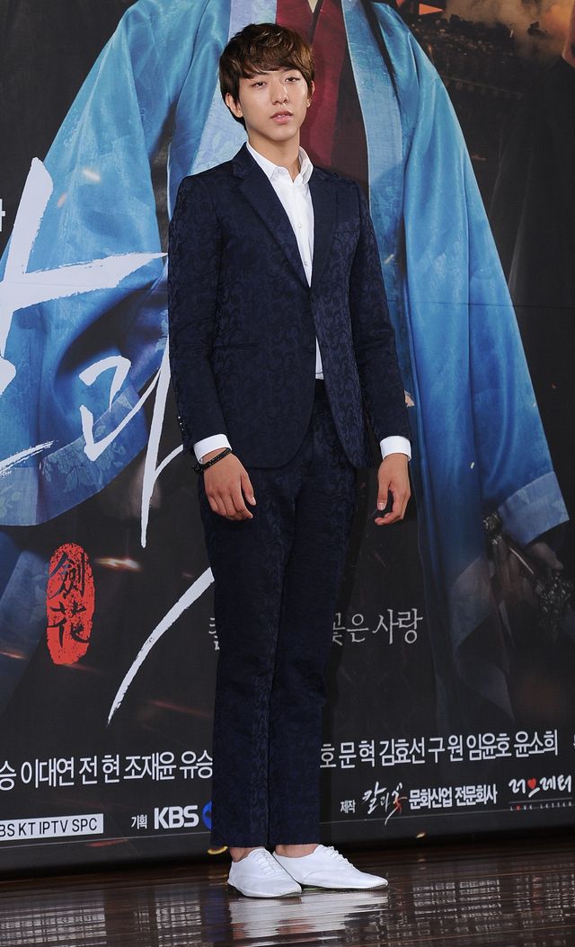 「刀と花」イ・ジョンシン、競合作「君の声が聞こえる」イ・ボヨンに手加減してくれと頼む＜韓国JPICTURES＞（7枚目）