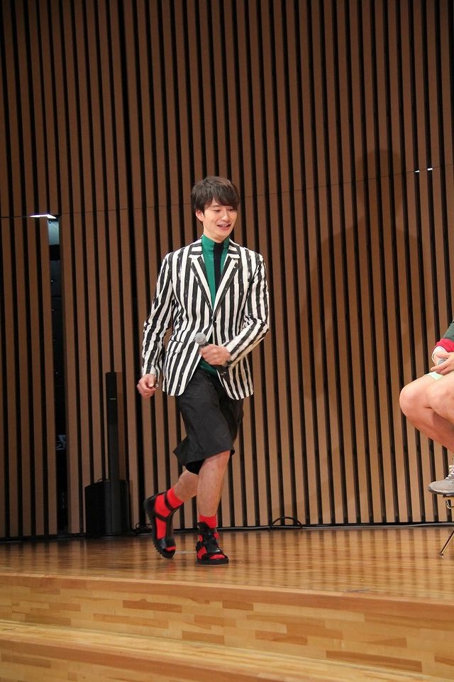 岡田将生、苦手なスキップを生披露　画像ギャラリー（6枚目）