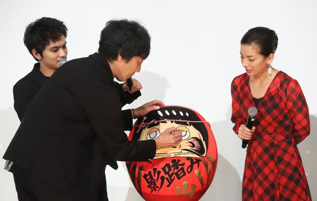 【10枚】和気あいあい！山崎まさよし＆尾野真千子＆北村匠海：フォトギャラリー