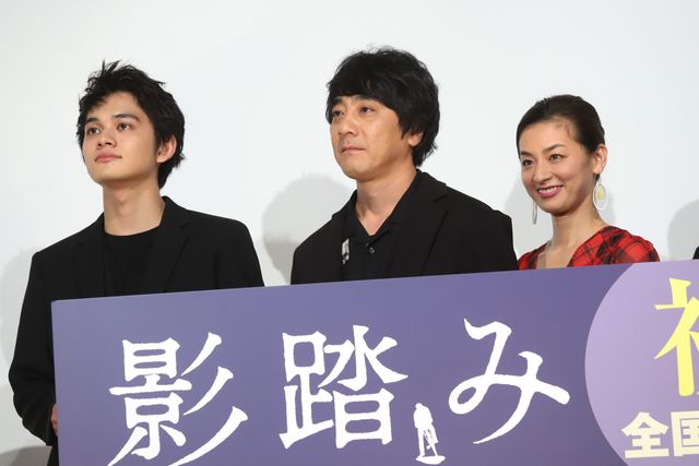 【10枚】和気あいあい！山崎まさよし＆尾野真千子＆北村匠海（9枚目）