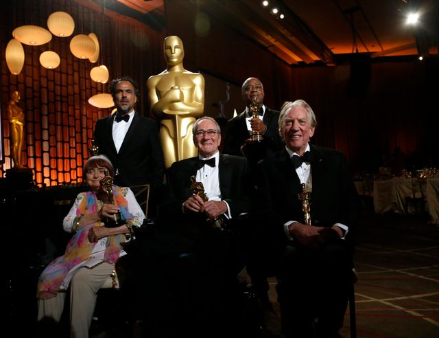 11月12日、米映画芸術科学アカデミーは11日、アカデミー名誉賞の授賞式を開催し、俳優のドナルド・サザーランド（82、写真右）ら4人が受賞した