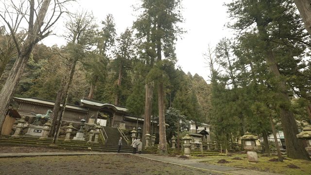 「光る君へ」吉高由里子＆岸谷五朗が紙すきを体験　「北陸スペシャル　光る君へ　越前紀行」（8枚目）