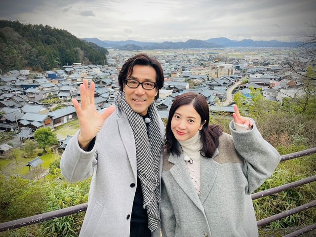 「光る君へ」吉高由里子＆岸谷五朗が紙すきを体験　「北陸スペシャル　光る君へ　越前紀行」（11枚目）