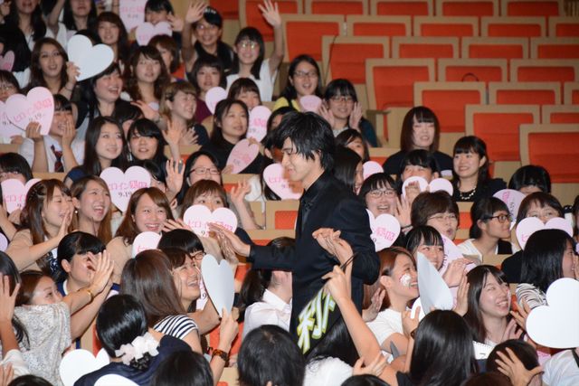 山崎賢人＆坂口健太郎が桐谷美玲をエスコート！『ヒロイン失格』ジャパンプレミアフォトギャラリー（15枚目）