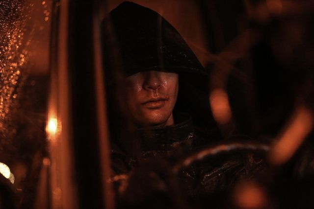 これが妻夫木聡演じるカエル男…！映画『ミュージアム』フォトギャラリー（3枚目）