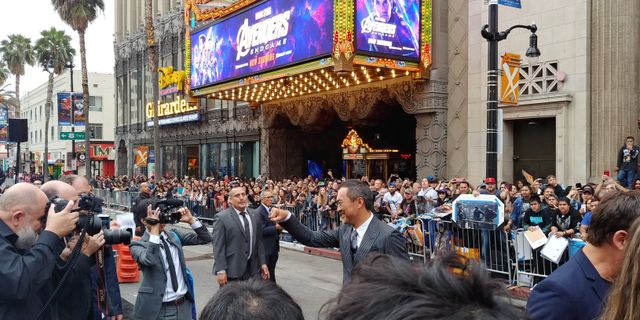 渡辺謙、ハリウッドでサイン攻め！『ゴジラ　キング・オブ・モンスターズ』ワールドプレミア（8枚目）