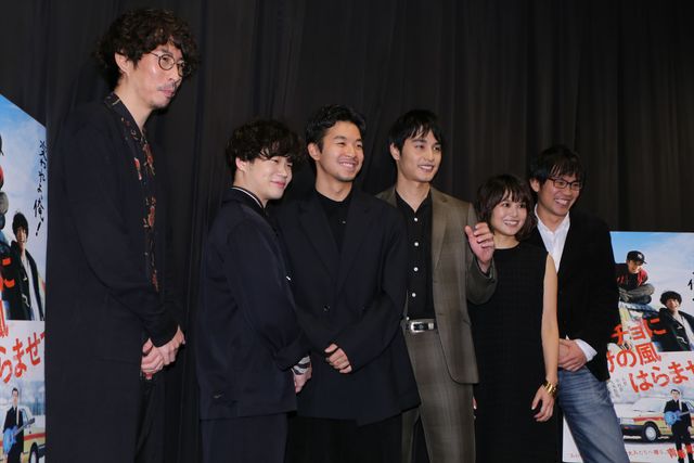 超仲良し！太賀、中村蒼、矢本悠馬がノリノリで写真撮影！（5枚目）