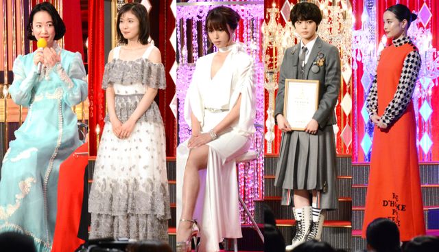 深田恭子は大胆ドレス 豪華女優たちが彩り添える 第42回日本アカデミー賞 シネマトゥデイ