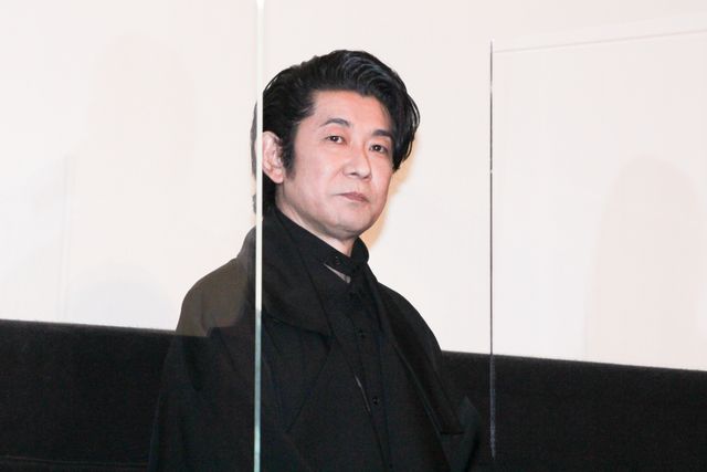 のん、個性的な装いで登場！門脇麦らと『天間荘の三姉妹』公開記念舞台挨拶（2枚目）