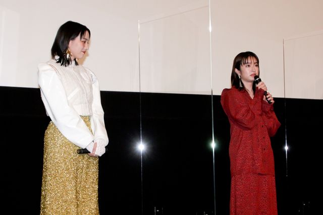 のん、個性的な装いで登場！門脇麦らと『天間荘の三姉妹』公開記念舞台挨拶（4枚目）