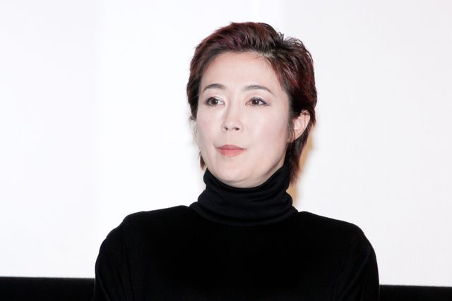 のん、個性的な装いで登場！門脇麦らと『天間荘の三姉妹』公開記念舞台挨拶（8枚目）