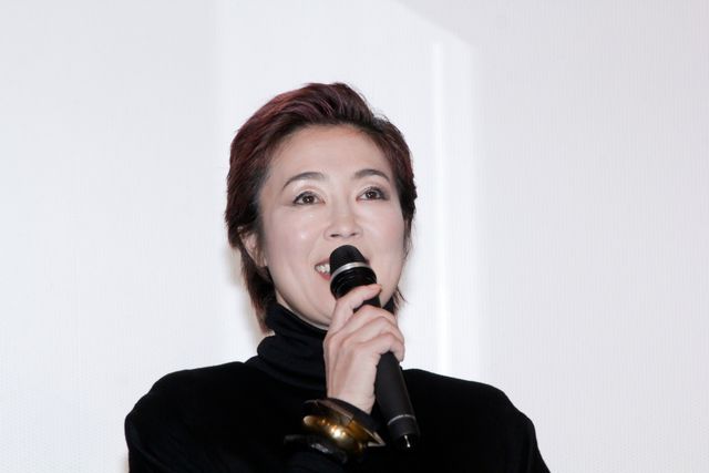 のん、個性的な装いで登場！門脇麦らと『天間荘の三姉妹』公開記念舞台挨拶（11枚目）