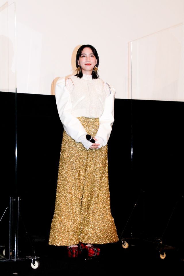 のん、個性的な装いで登場！門脇麦らと『天間荘の三姉妹』公開記念舞台挨拶（12枚目）