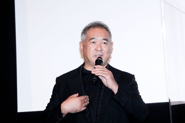 のん、個性的な装いで登場！門脇麦らと『天間荘の三姉妹』公開記念舞台挨拶（13枚目）