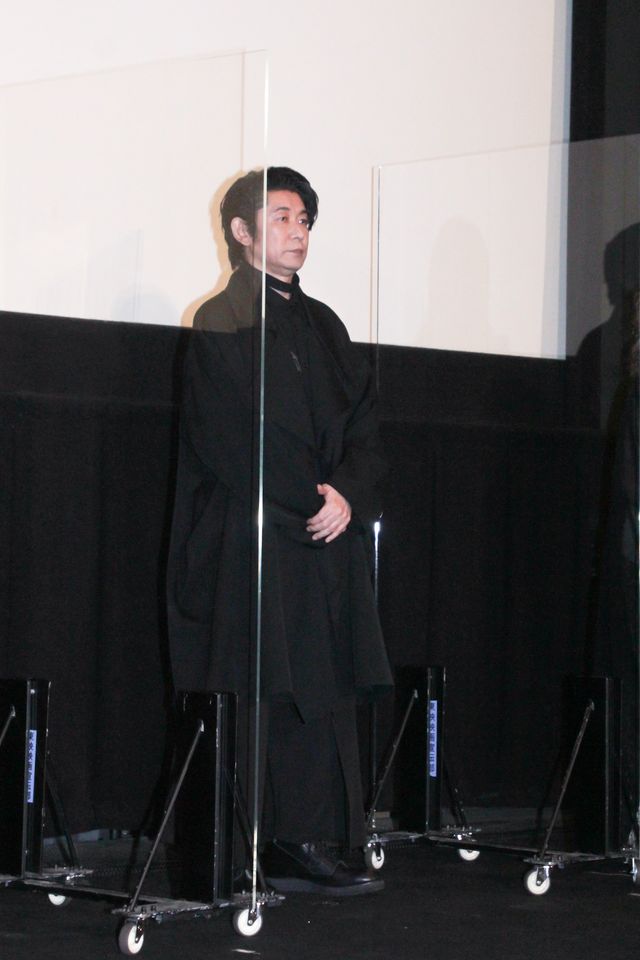 のん、個性的な装いで登場！門脇麦らと『天間荘の三姉妹』公開記念舞台挨拶（21枚目）