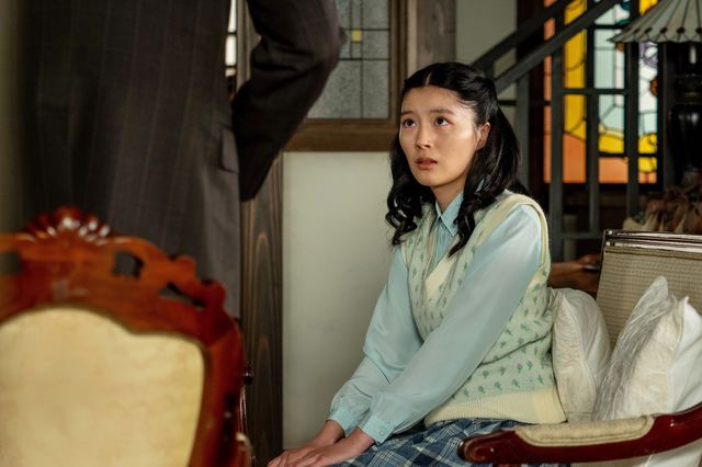 優未（川床明日香）の肩に手を乗せて…「虎に翼」第24週「女三人あれば身代が潰れる？」第119回（2枚目）