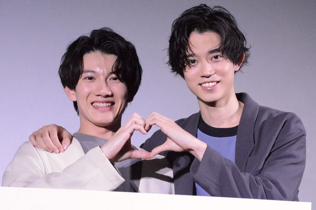 高橋健介＆赤澤遼太郎の仲良しショット！『アキはハルとごはんを食べたい 2杯目！』公開記念舞台あいさつ（2枚目）