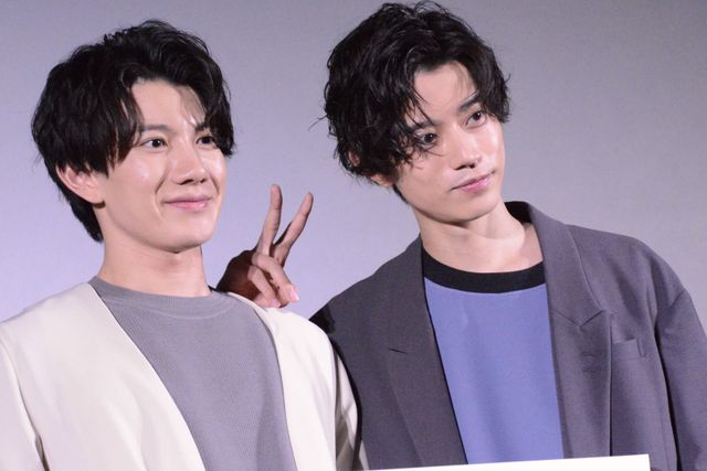 高橋健介＆赤澤遼太郎の仲良しショット！『アキはハルとごはんを食べたい 2杯目！』公開記念舞台あいさつ（3枚目）