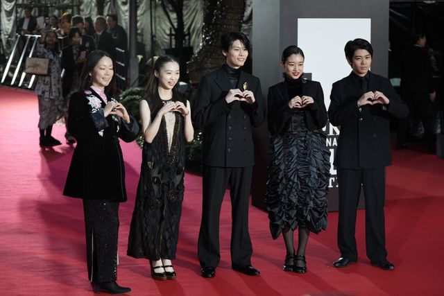 萩原利久＆河合優実『今日の空が一番好き、とまだ言えない僕は』でレッドカーペット登場！（8枚目）