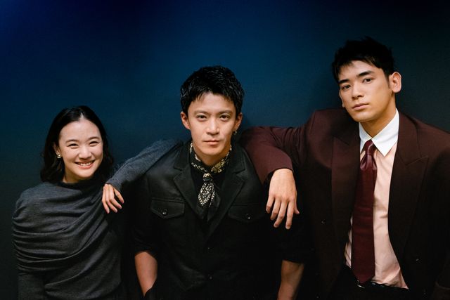 「ガス人間」最終話までを語り尽くす!左から蒼井優、小栗旬、UTA