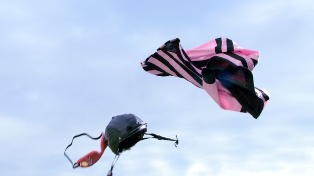 小嶋陽菜、下着姿で馬と共演！フォトギャラリー（19枚目）