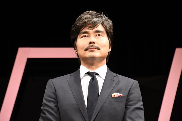 広瀬すず＆吉沢亮、ポーズ決める！映画『一度死んでみた』完成披露ミサ（16枚目）