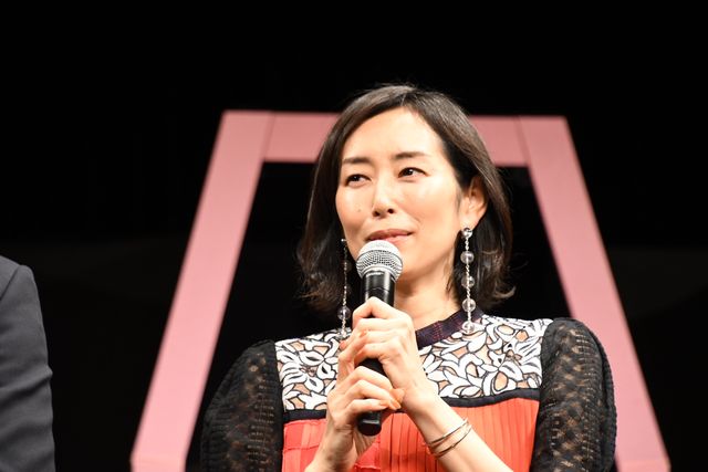 広瀬すず＆吉沢亮、ポーズ決める！映画『一度死んでみた』完成披露ミサ（20枚目）